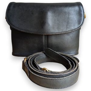 Vintage Coach 9801 Small Equestrian Flap crossbody bag in Celadon Blue